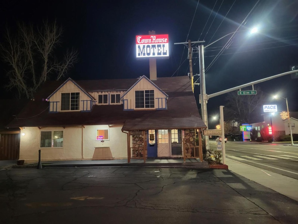 Townhouse Motel